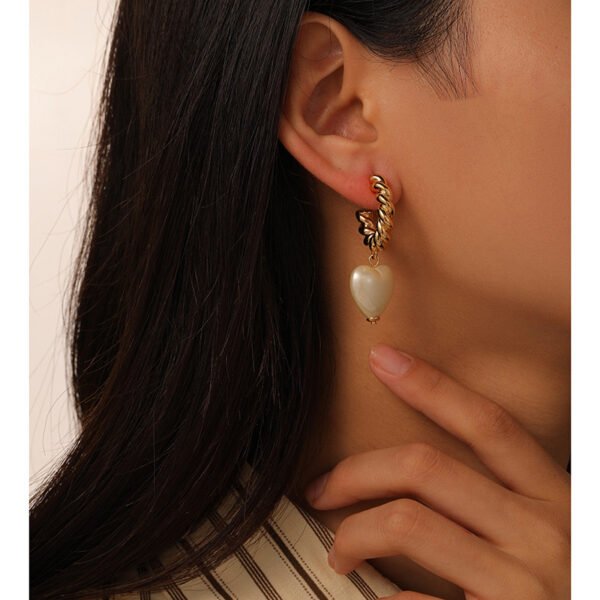 E015: 925 Sterling Silver Needle C-shaped Twisted Heart-shaped Pearl Earrings - Image 2