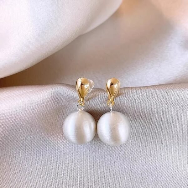 E017：Matte and Brushed Metal Round Ball Stud Earrings - Image 2